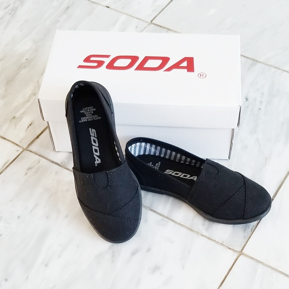Girls canvas soda flats